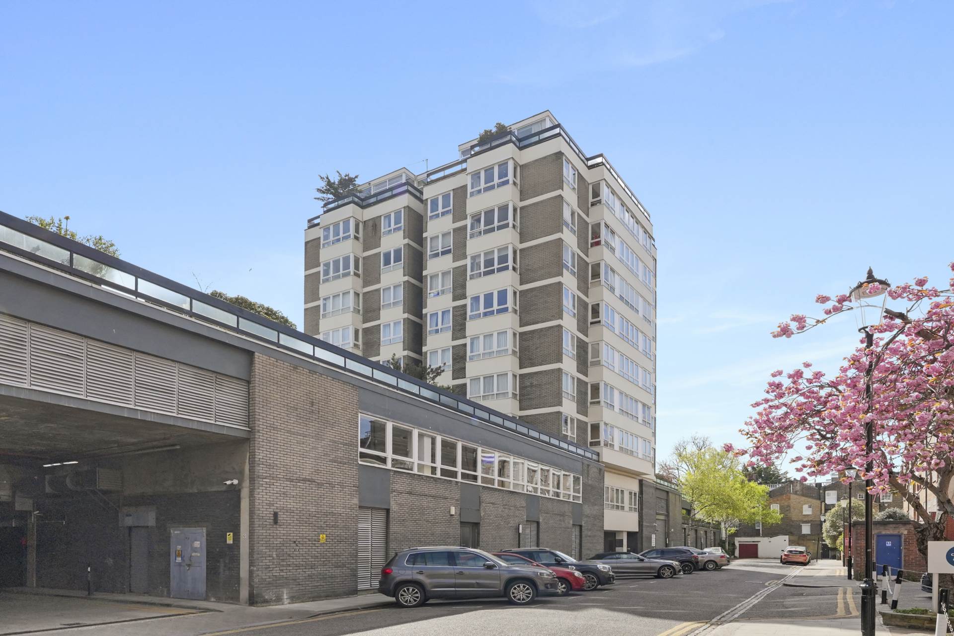 Chelsea Manor Gardens, Chelsea, SW3, Image 9