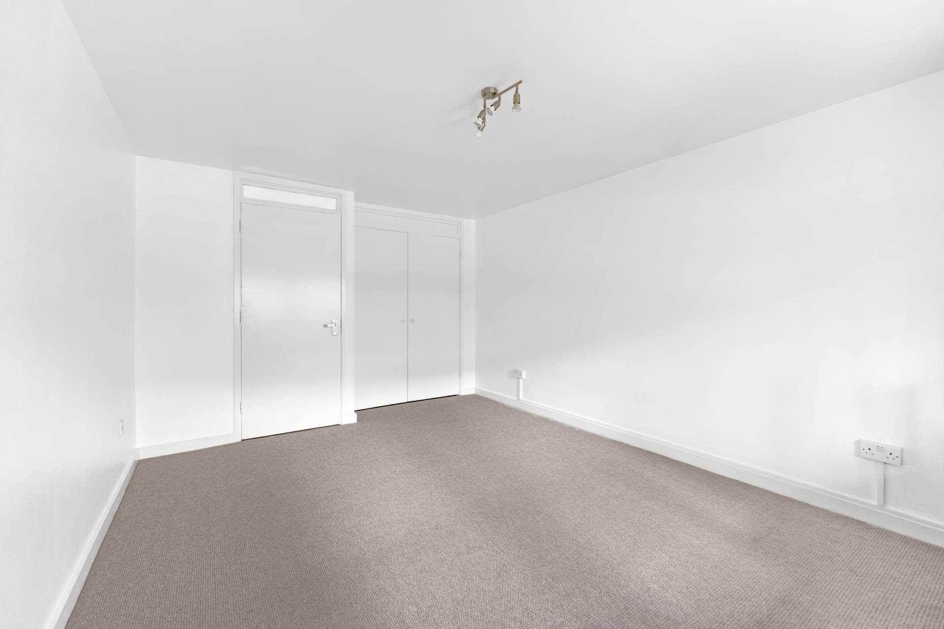 Vauxhall Bridge Road, Pimlico, SW1V, Image 4