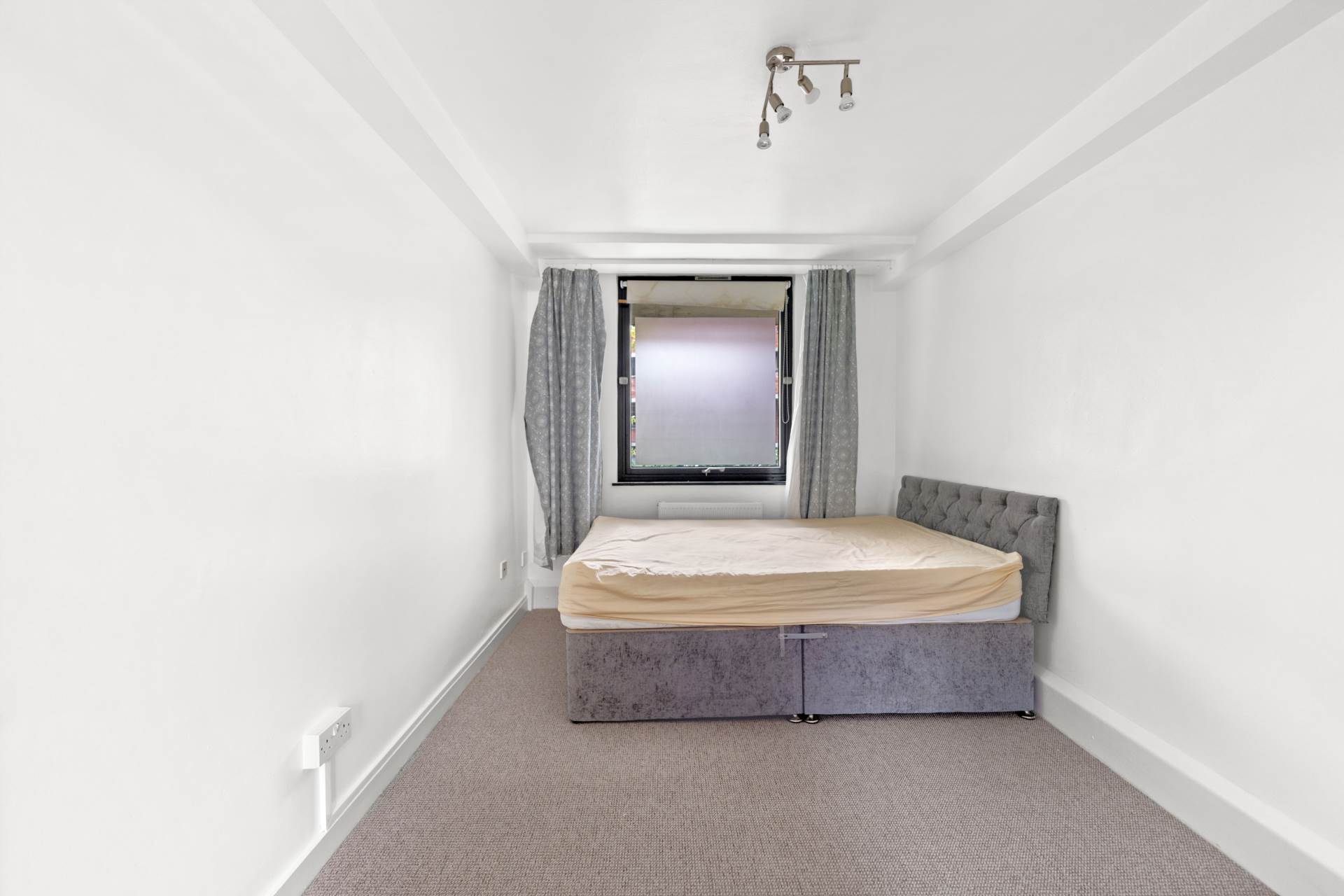 Vauxhall Bridge Road, Pimlico, SW1V, Image 5