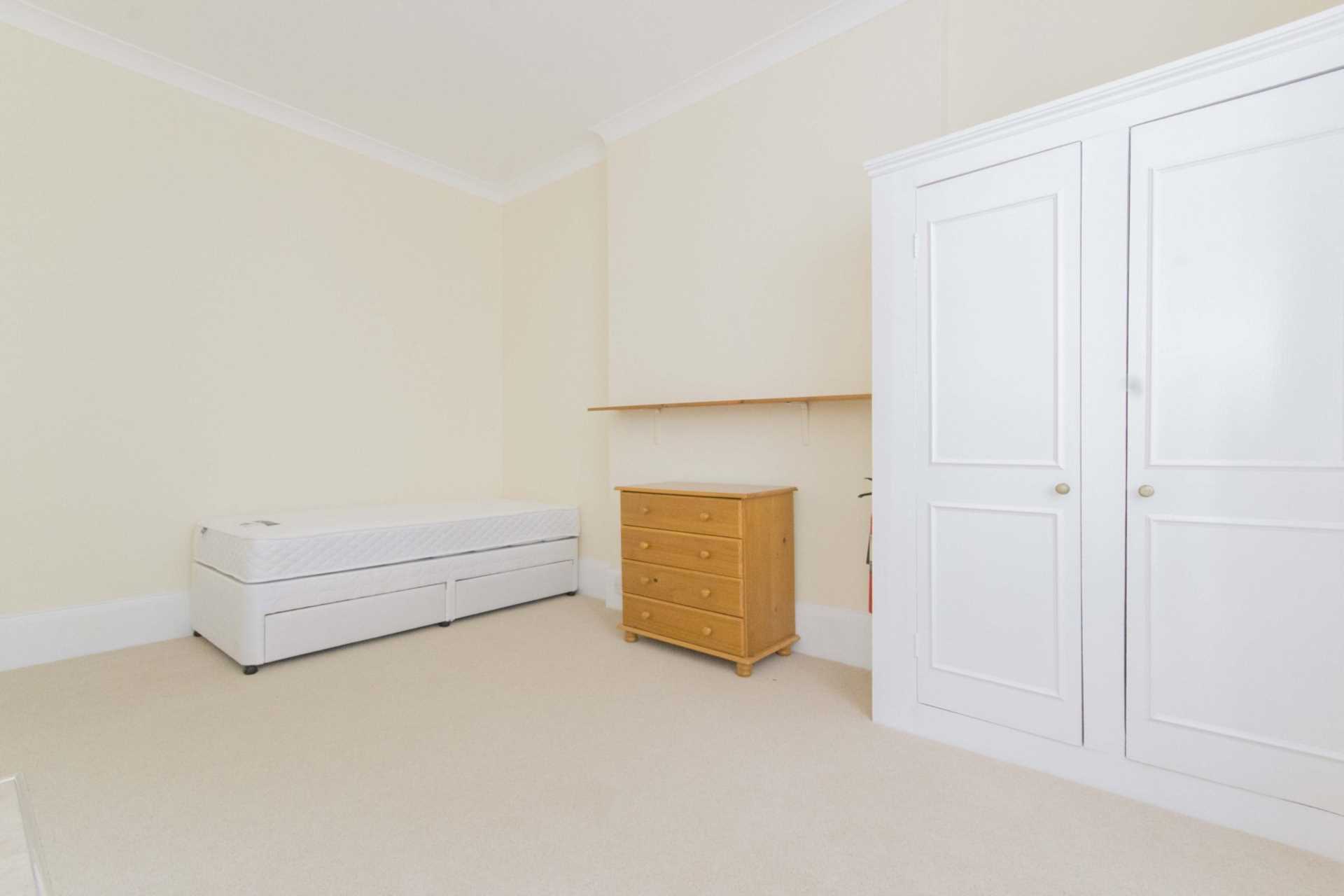 Denbigh Street, London, Image 2