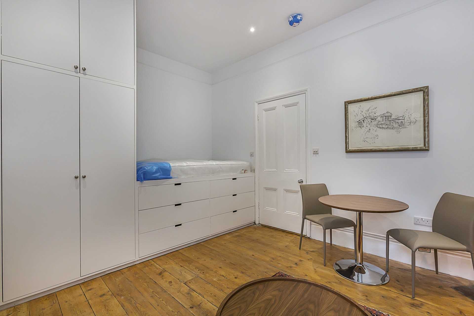 Cromwell Mansions, Cromwell Road, SW5, Image 4