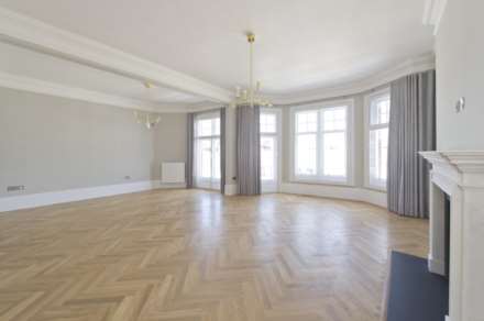 Old Brompton Road, Image 3