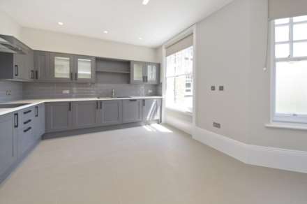 Old Brompton Road, Image 4
