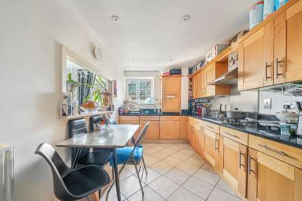 Beckford Close, Kensington, W14, Image 6