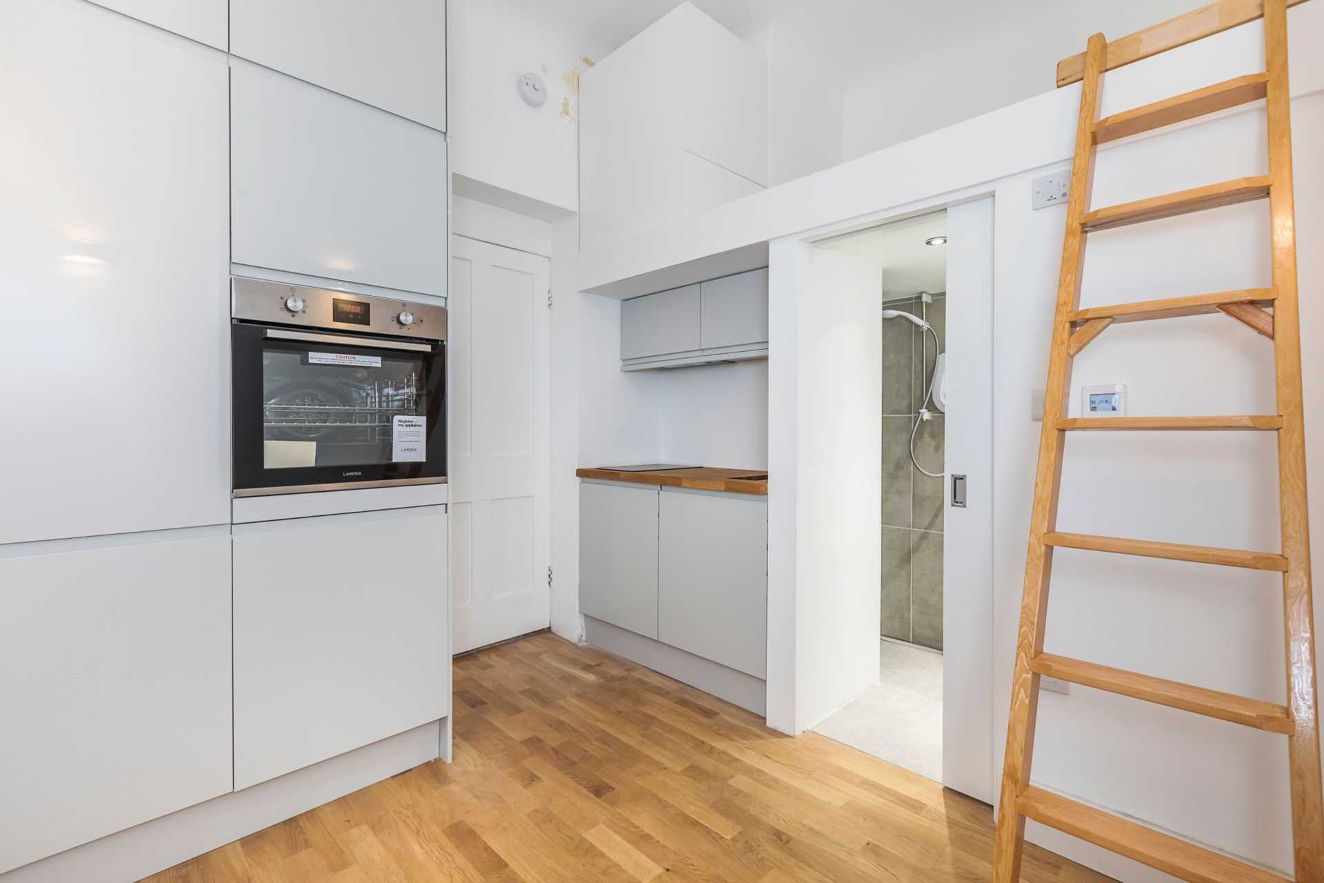 Cromwell Road, Earl's Court, SW5, Image 1