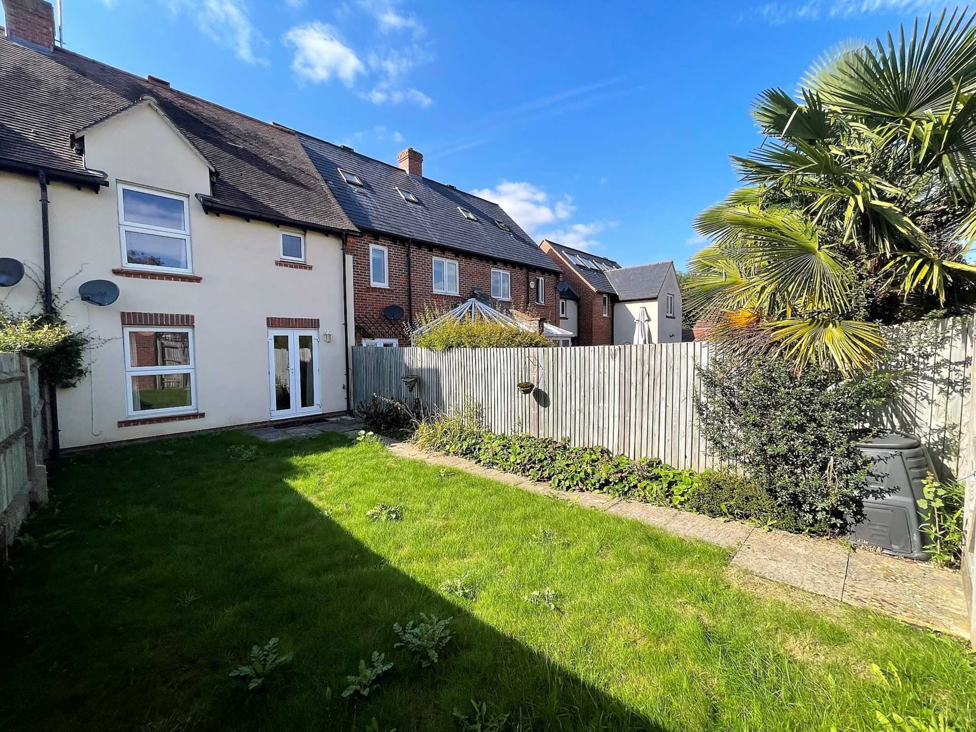 Property To Rent Farriers Close, Church Crookham, Fleet Honey