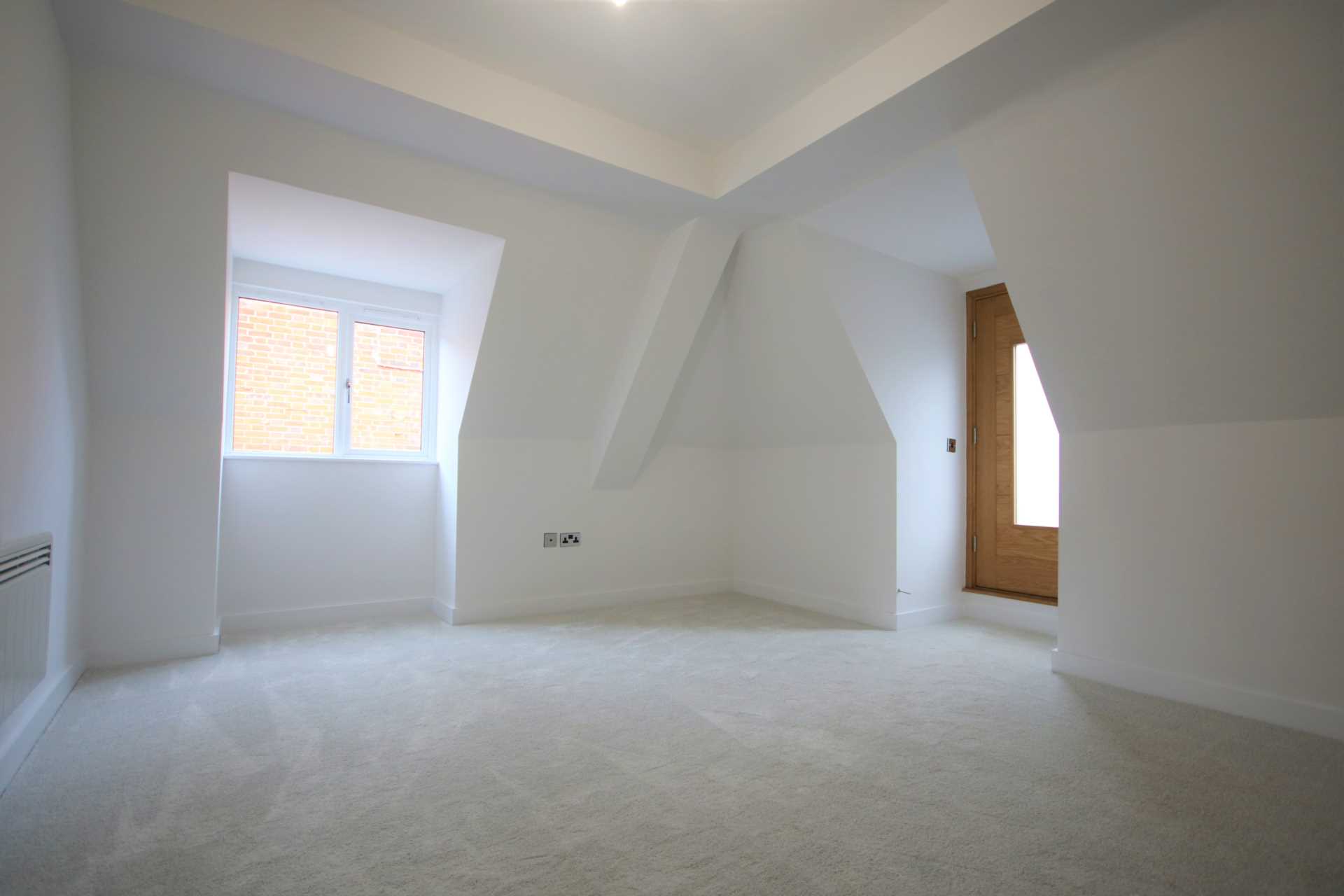 Property To Rent High Street, Alton Honey Lettings (ID 401)