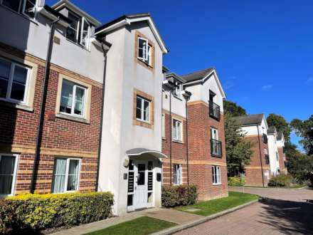 2 Bedroom Apartment, Kingswood Close, Camberley