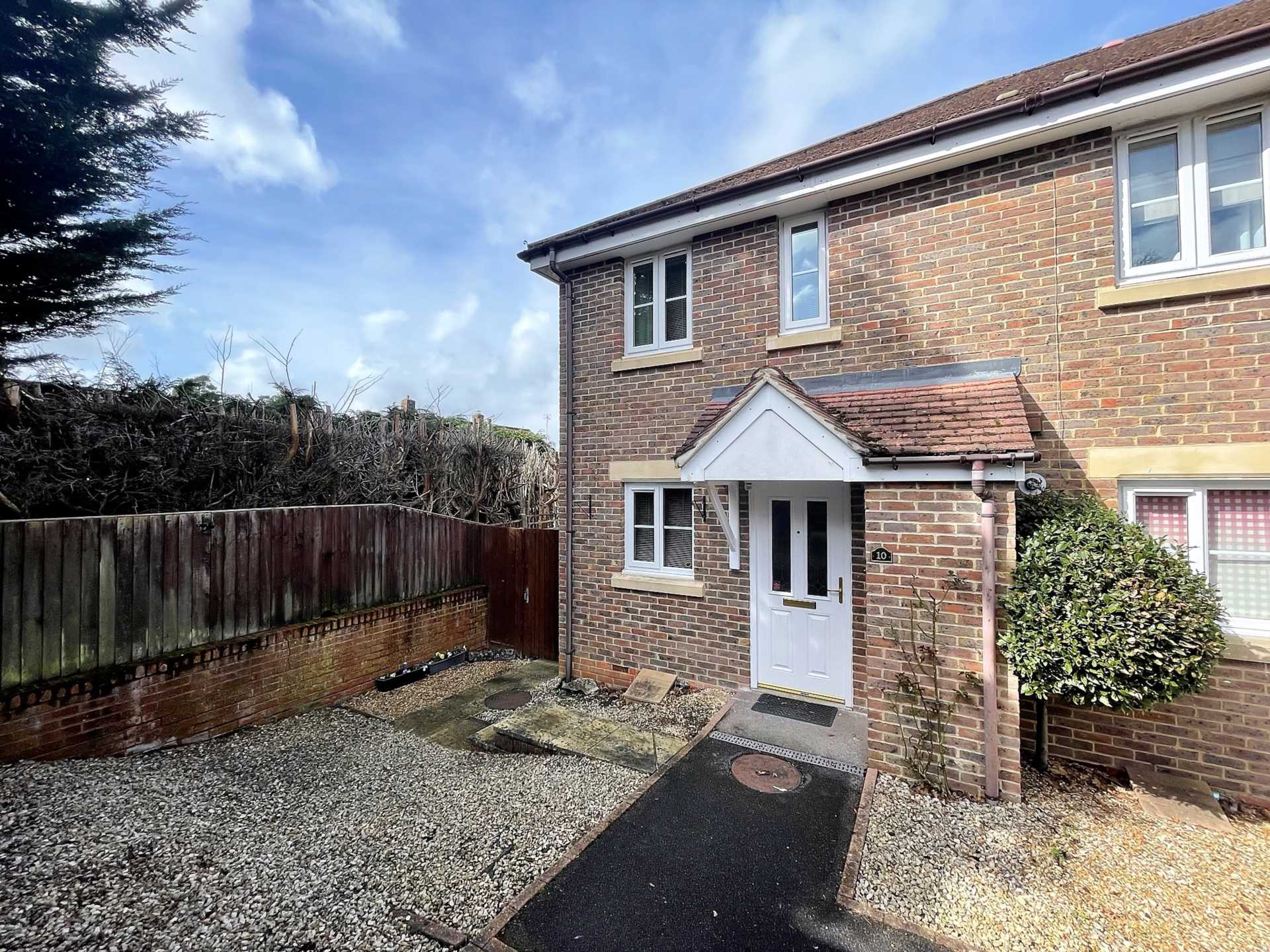 Property To Rent Hall Drive, Church Crookham, Fleet Honey Lettings