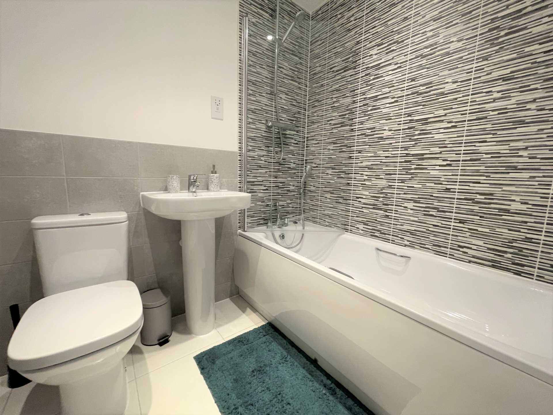 Property To Rent Nugent Close, Church Crookham Honey Lettings (ID 740)