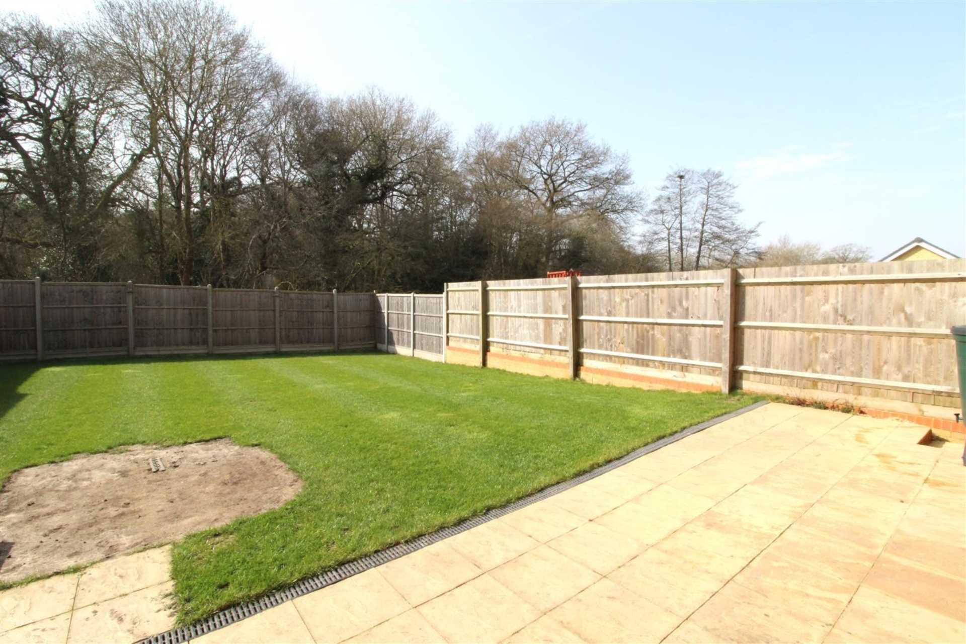 Property To Rent Nugent Close, Church Crookham Honey Lettings (ID 740)