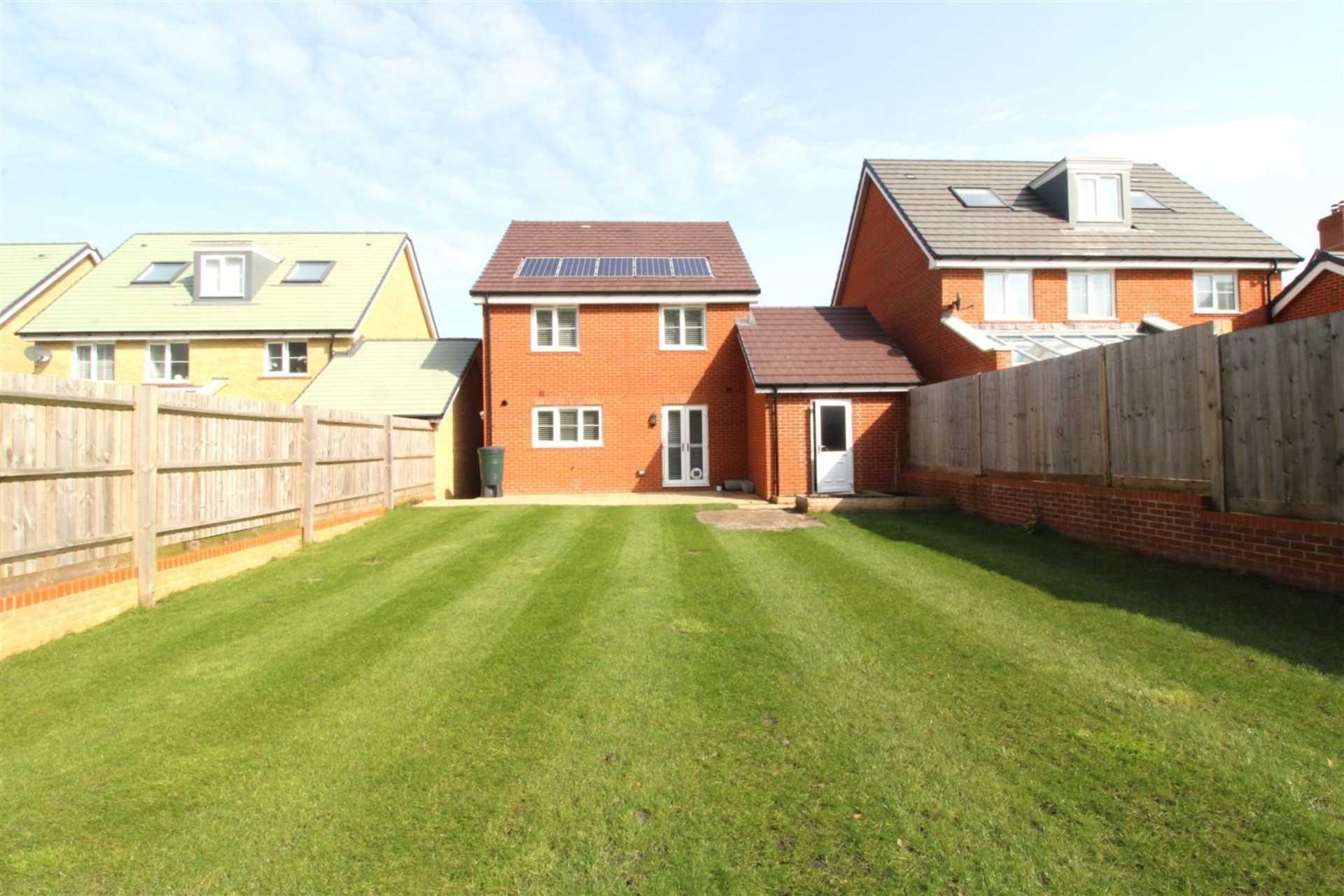 Property To Rent Nugent Close, Church Crookham Honey Lettings (ID 740)