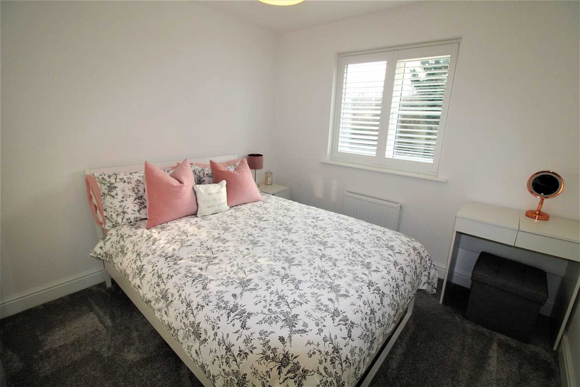 Property To Rent Nugent Close, Church Crookham Honey Lettings (ID 740)