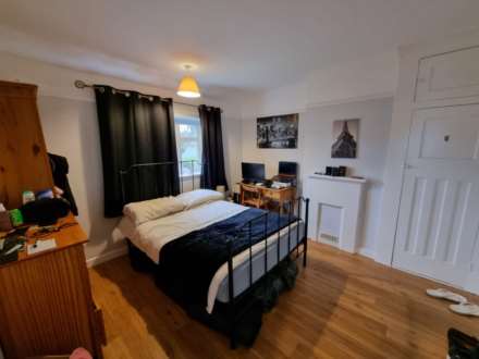 Property For Rent Cherry Tree Avenue, Guildford