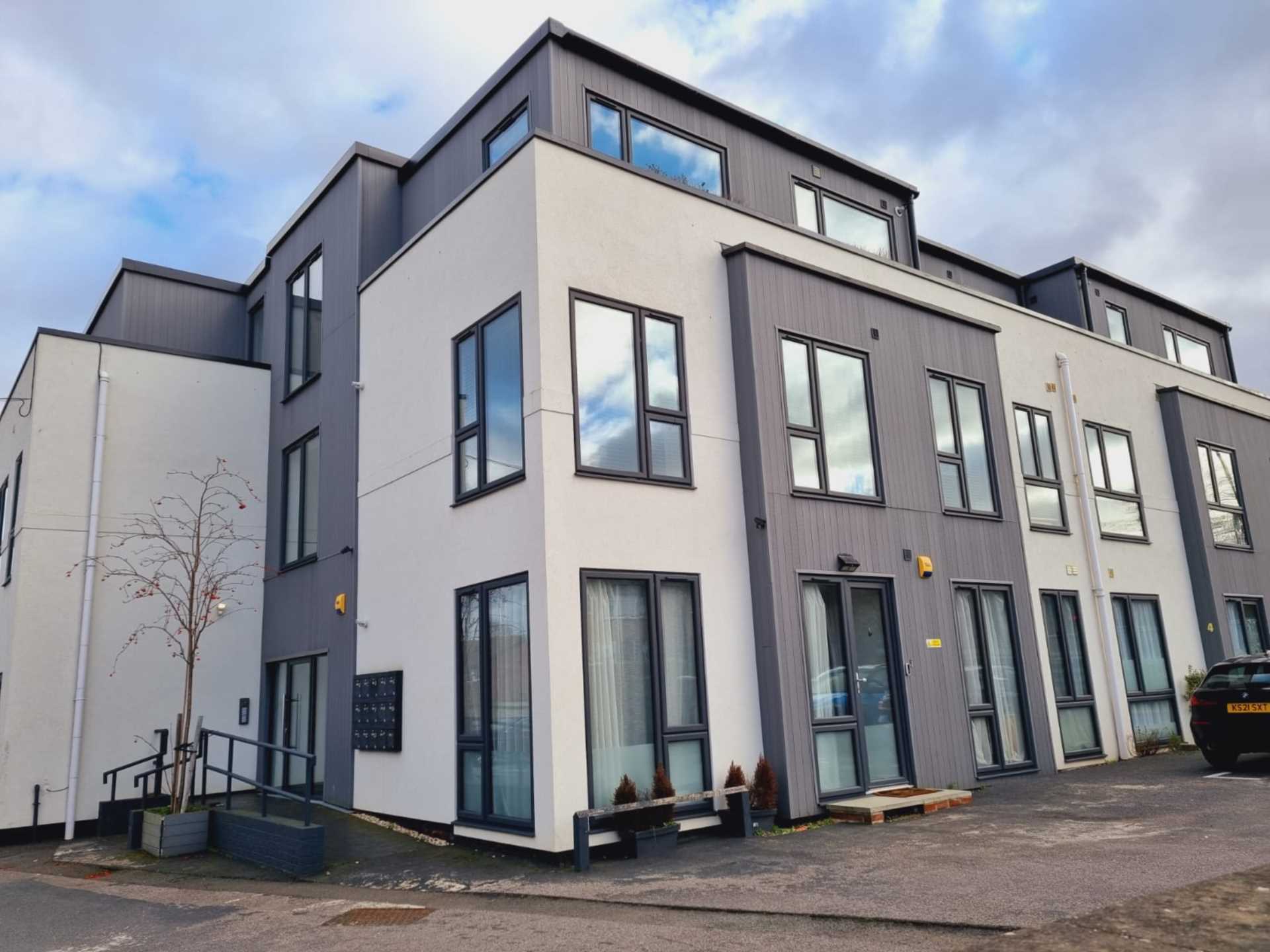 Worplesdon Road, Guildford, Image 10