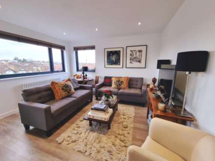 Worplesdon Road, Guildford, Image 3
