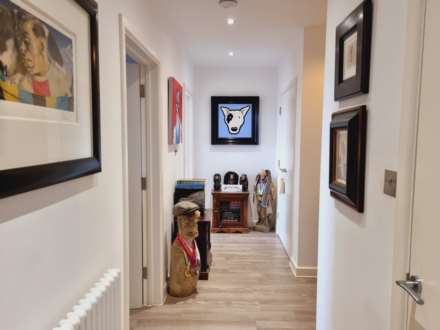 Worplesdon Road, Guildford, Image 4