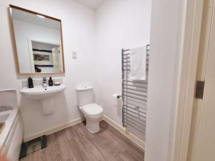 Worplesdon Road, Guildford, Image 7