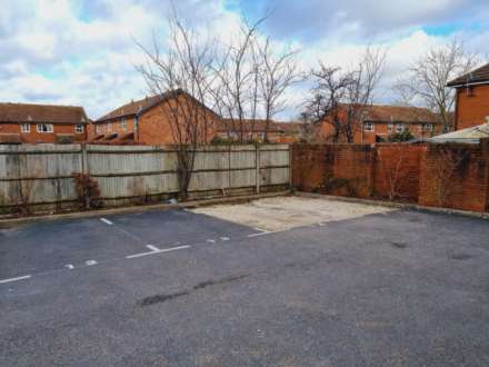 Worplesdon Road, Guildford, Image 8