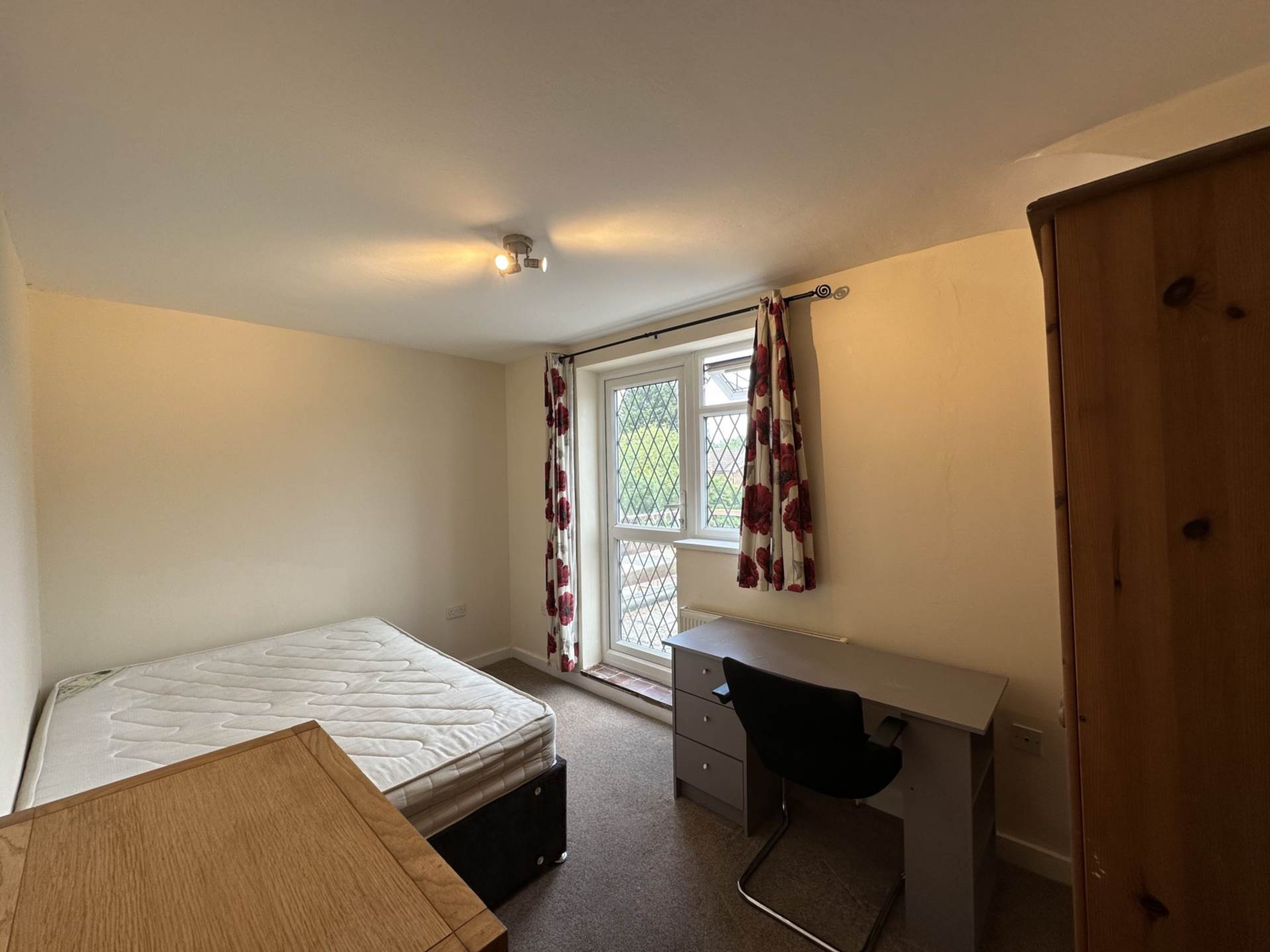 The Chase, Guildford, Image 13