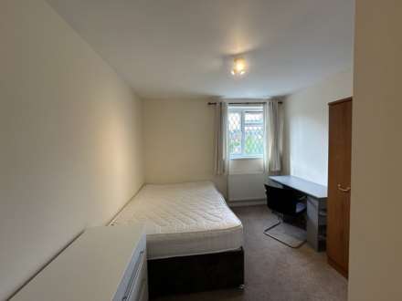 The Chase, Guildford, Image 14