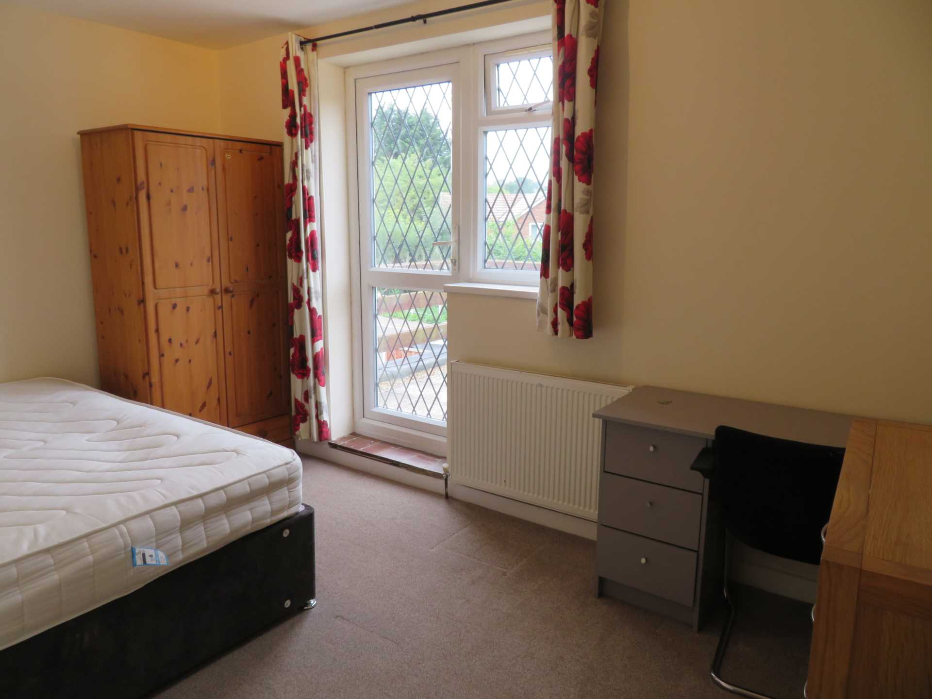 The Chase, Guildford, Image 1