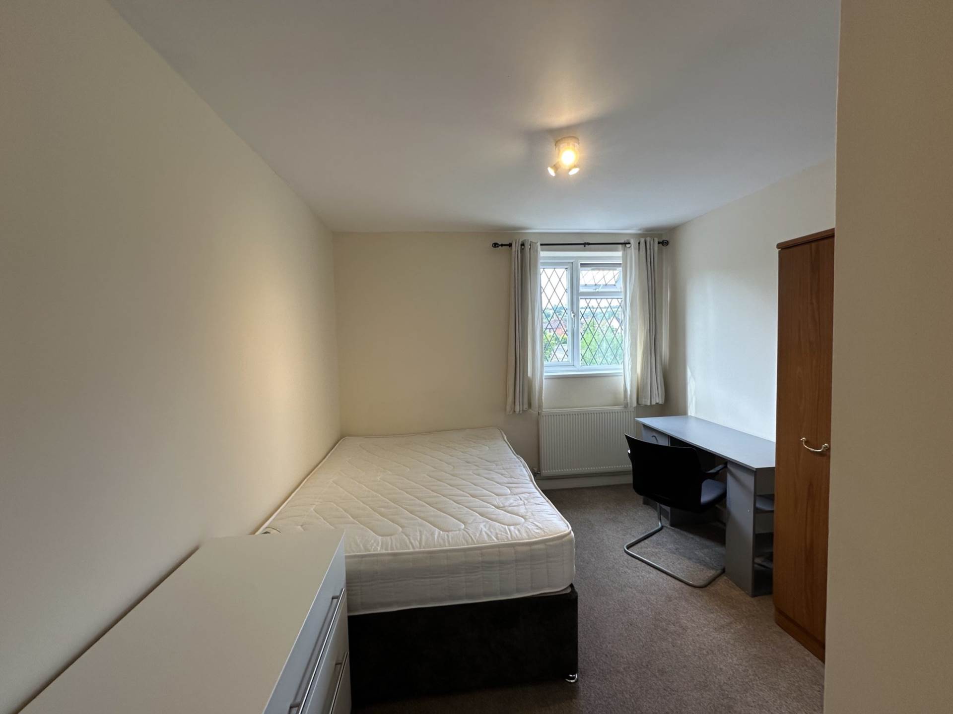 The Chase, Guildford, Image 14