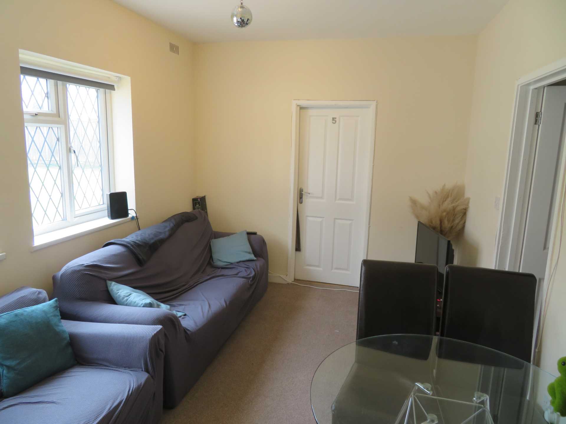 The Chase, Guildford, Image 2