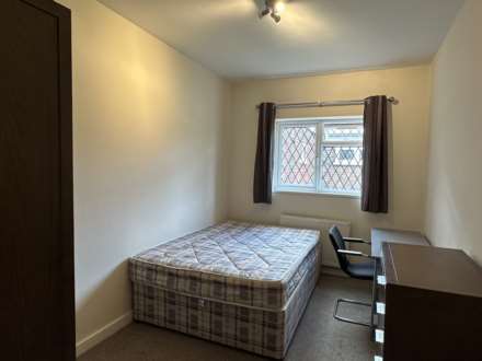 The Chase, Guildford, Image 10