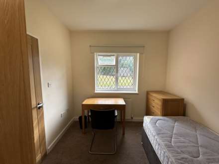 The Chase, Guildford, Image 11