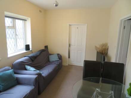 The Chase, Guildford, Image 2