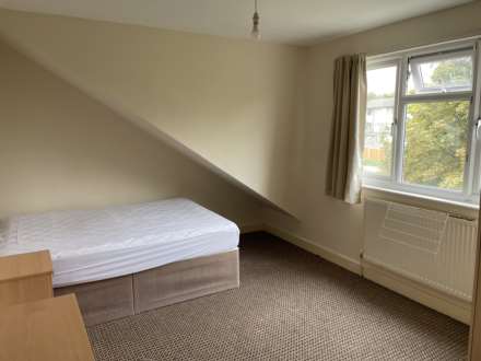 5 Bedroom Semi-Detached, Rupert Road, Guildford