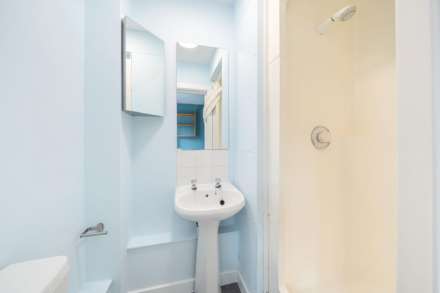 Bellerby Court, Guildford, Image 10