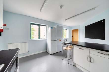 Bellerby Court, Guildford, Image 8