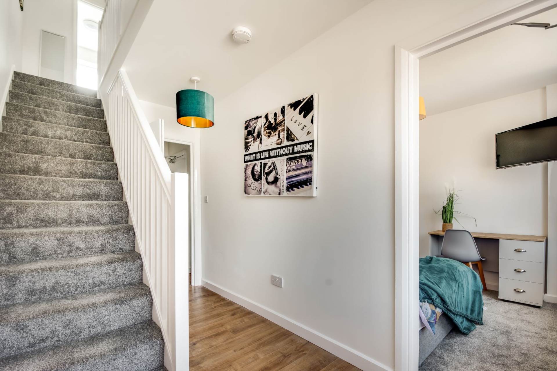 Queens Drive, Guildford, Image 2