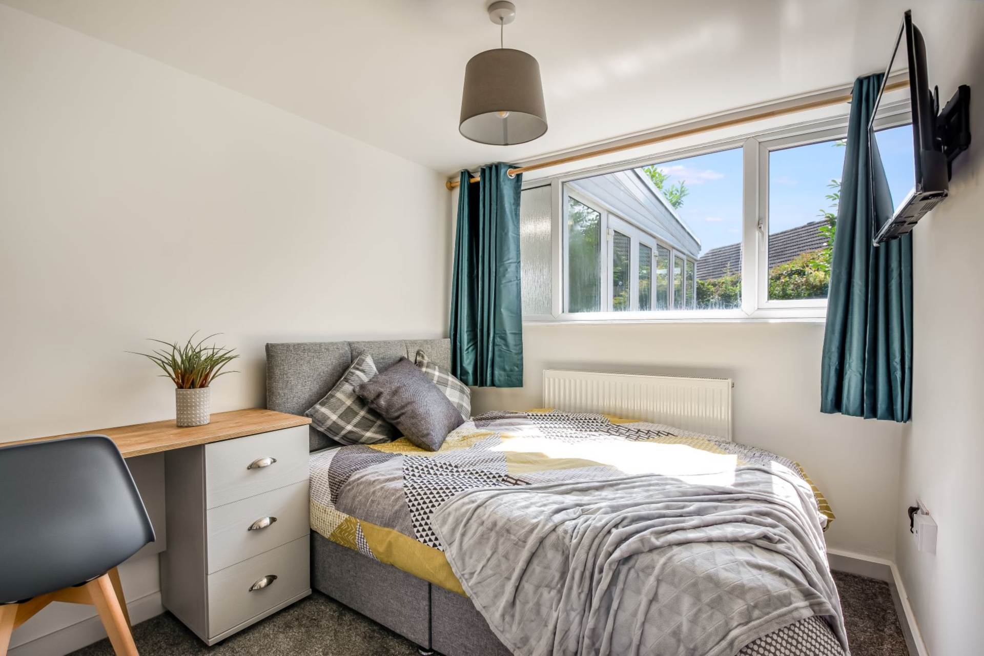 Queens Drive, Guildford, Image 3