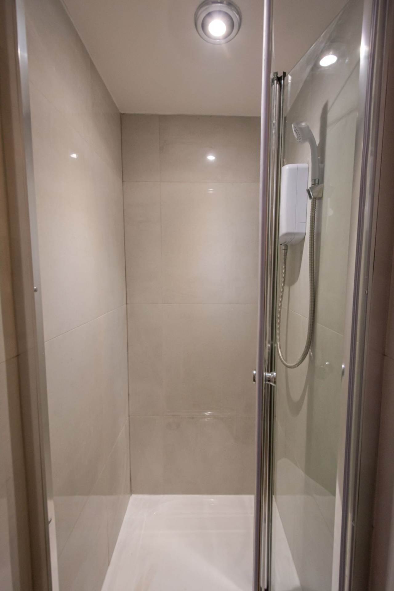 Queens Drive, Guildford, Image 6