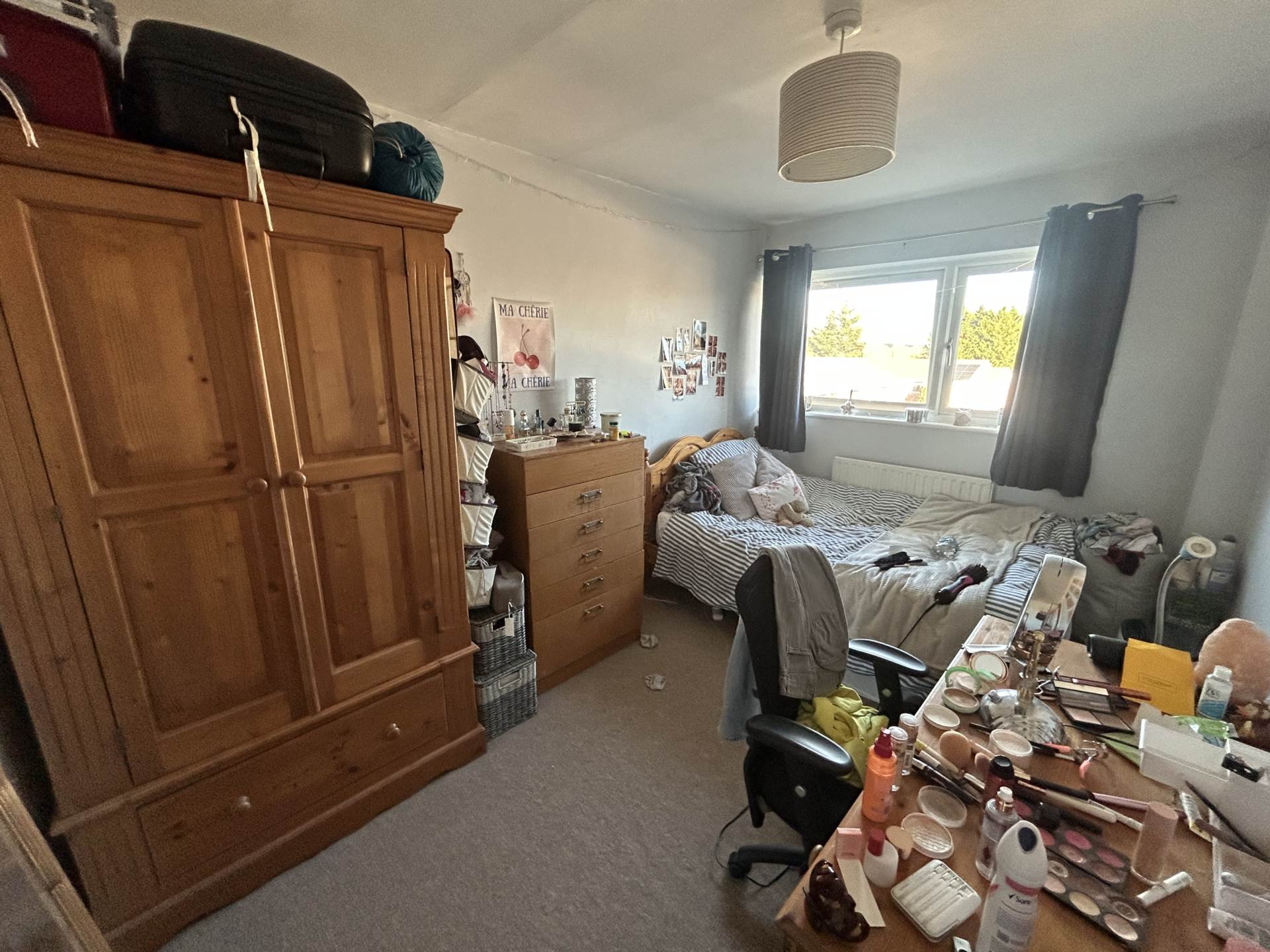 Guildford Park Avenue, Guildford, Image 4