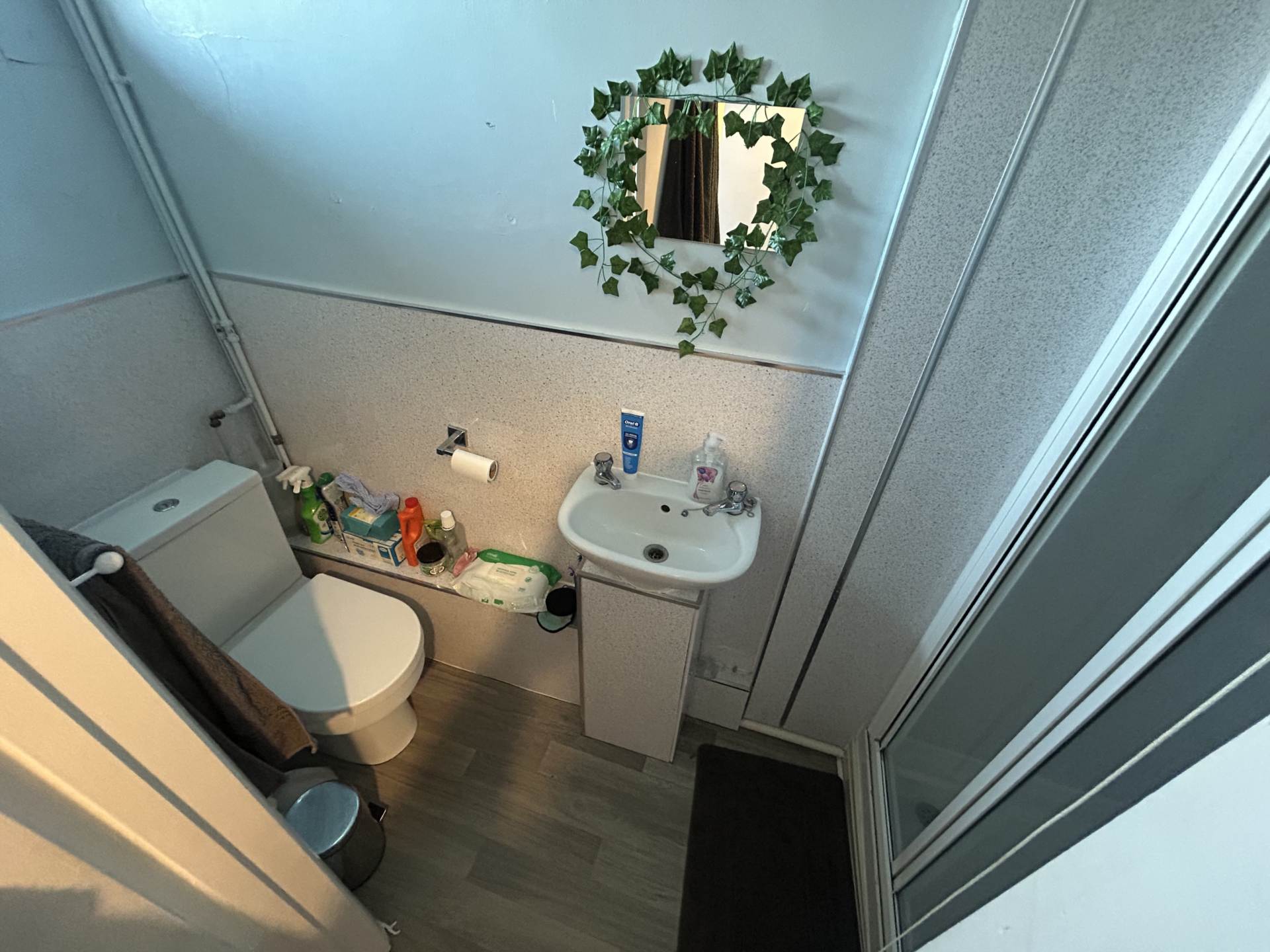 Guildford Park Avenue, Guildford, Image 9