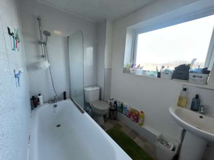 Guildford Park Avenue, Guildford, Image 8