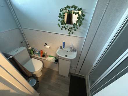 Guildford Park Avenue, Guildford, Image 9