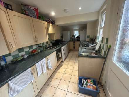 Markenfield Road, Guildford, Image 6