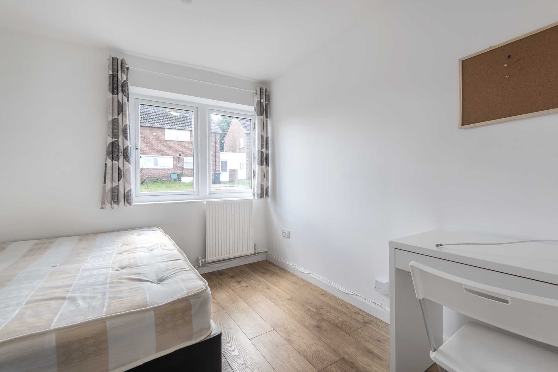 Homestall, Guildford, Image 2