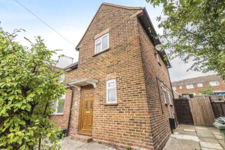 9 Bedroom Semi-Detached, Southway, Guildford