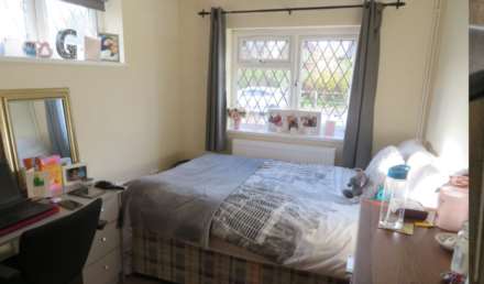 The Chase, Guildford, Image 5