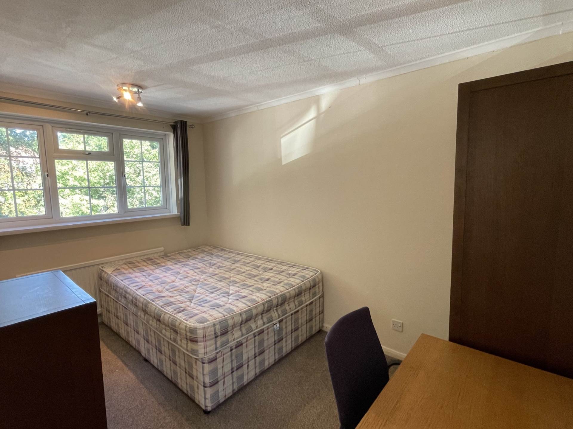 Southway, Guildford, Image 4