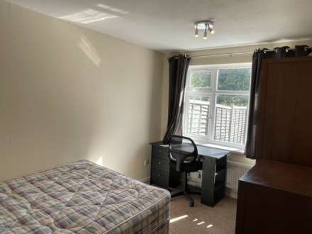 Southway, Guildford, Image 3