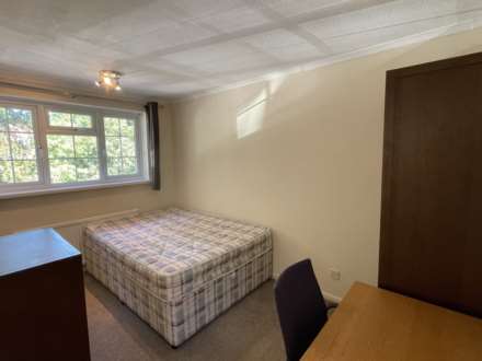 Southway, Guildford, Image 4