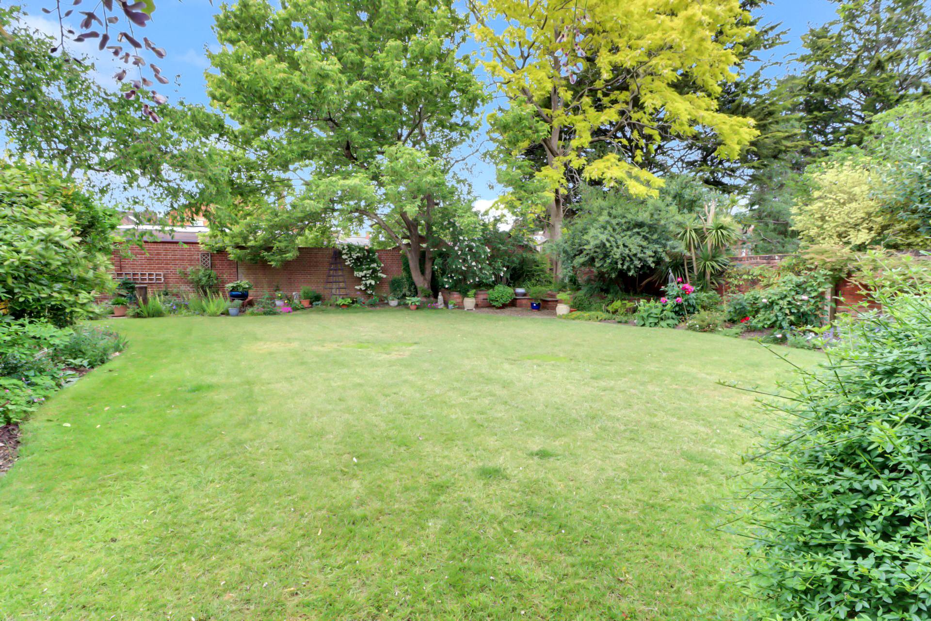 Church Road, Earley, Image 15