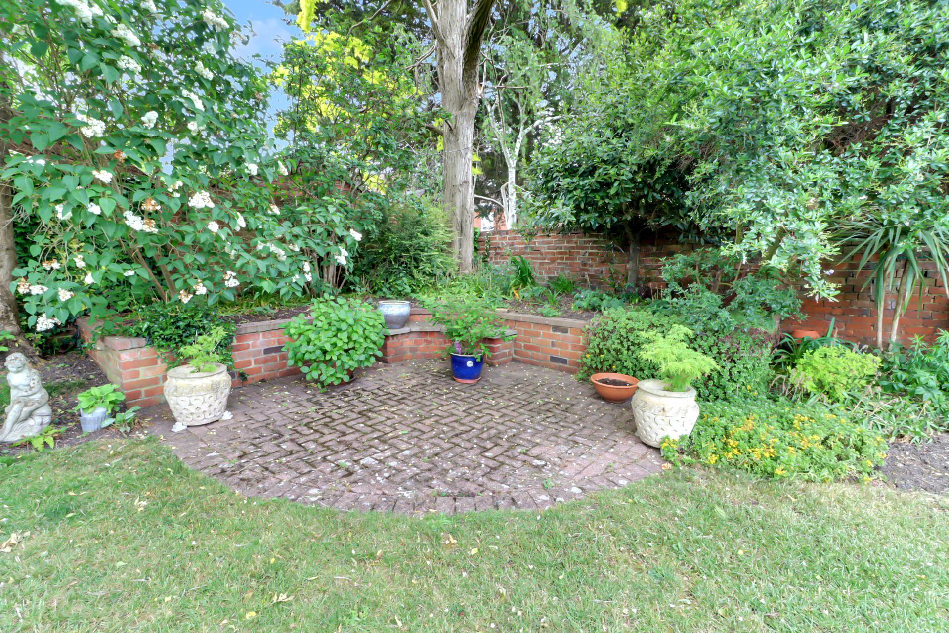 Church Road, Earley, Image 17